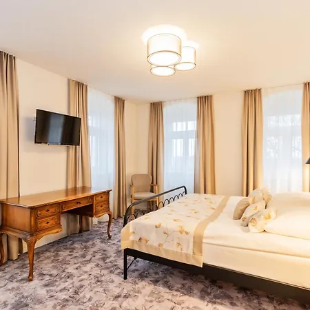 Hotel Zum Pfeiffer 3*